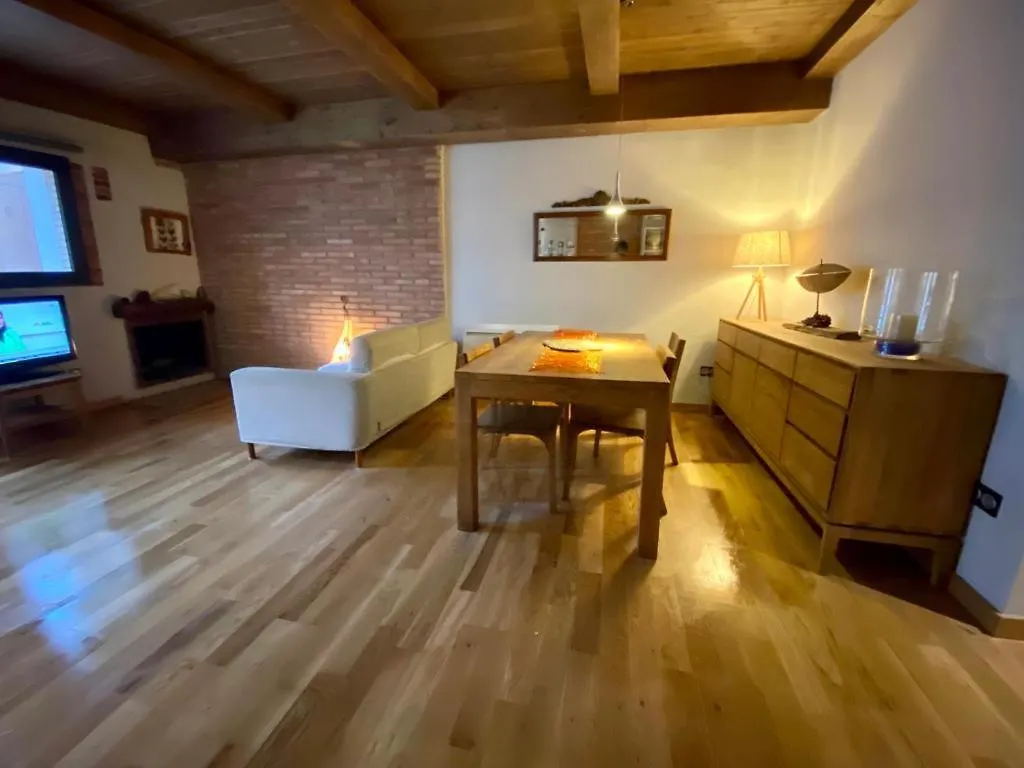 Apartament Gironella Apartment