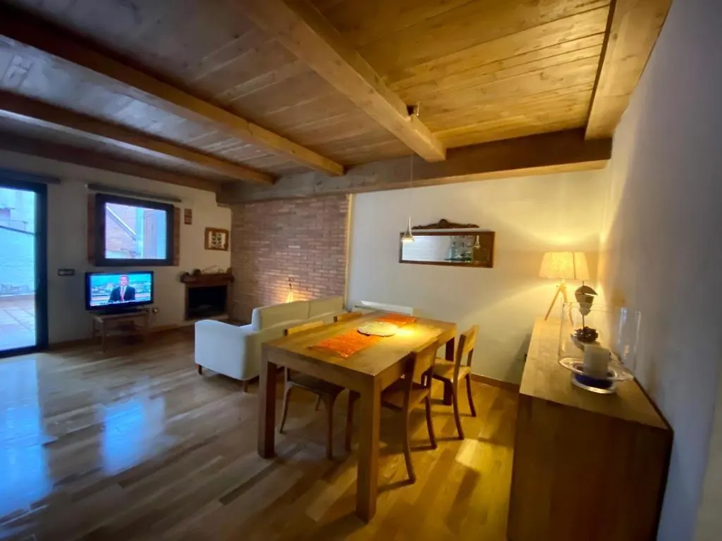 Apartament Gironella Apartment